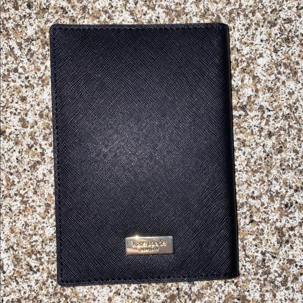❌SOLD❌Kate Spade Passport Holder - Picture 3 of 5